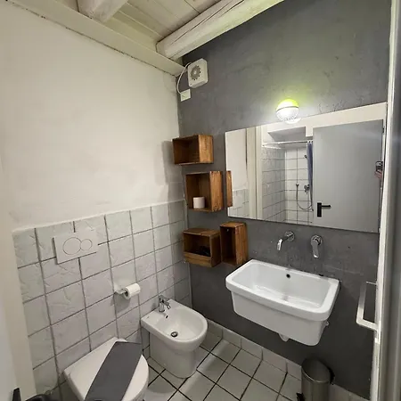 Venetian Tower House - 200m From - 2br *
